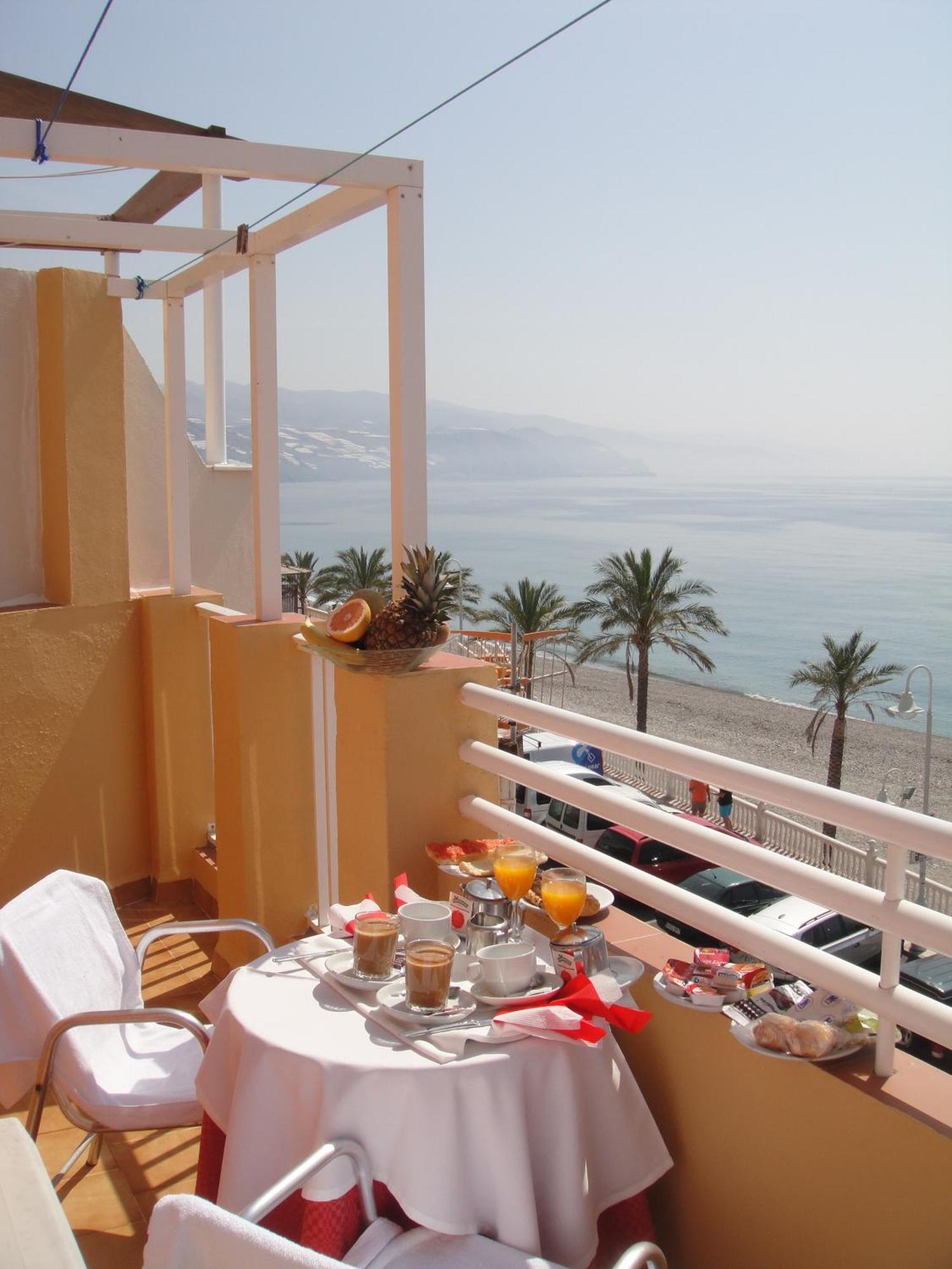Hostal Costa Sol Castell de Ferro Ngoại thất bức ảnh
